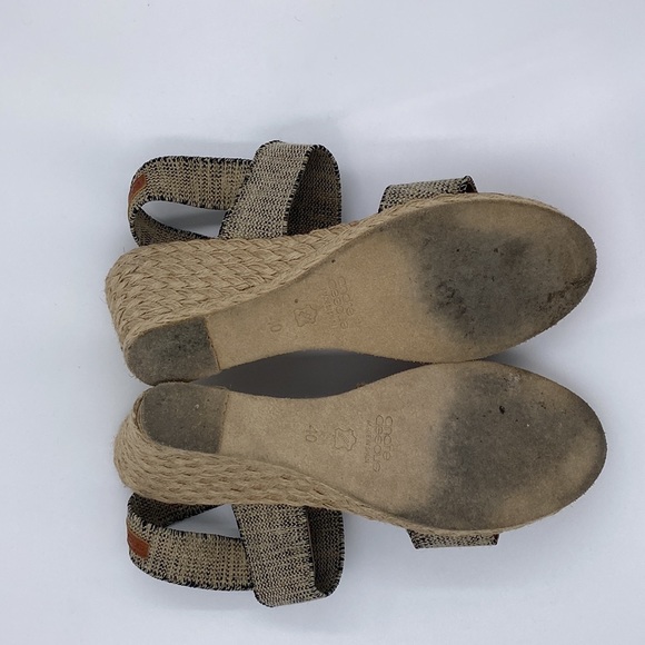 Andre Assous Women’s sandal wedge style shoe size 9.5 (40) - Picture 4 of 4